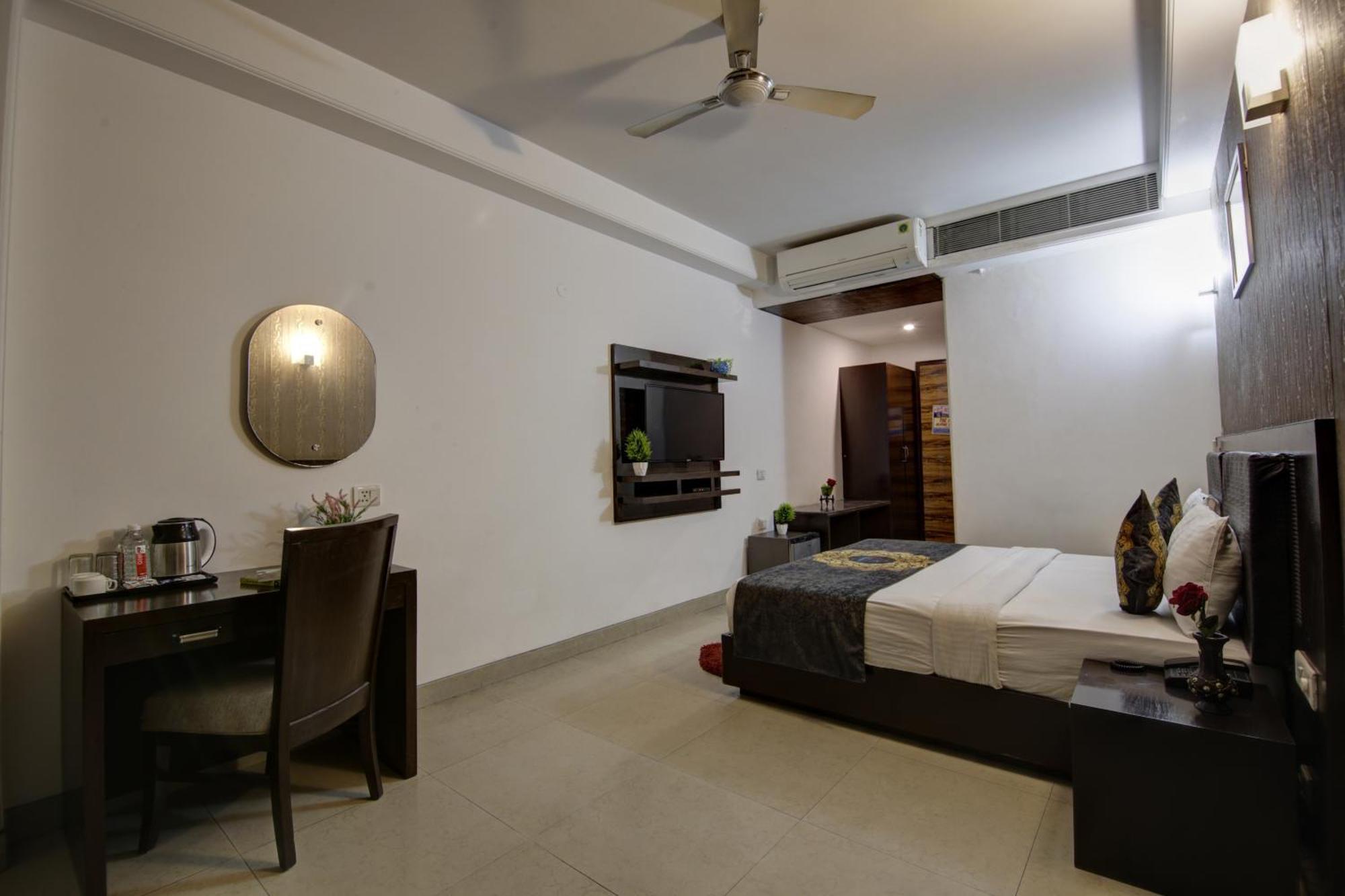Hotel Venus Plaza New Delhi Eksteriør bilde