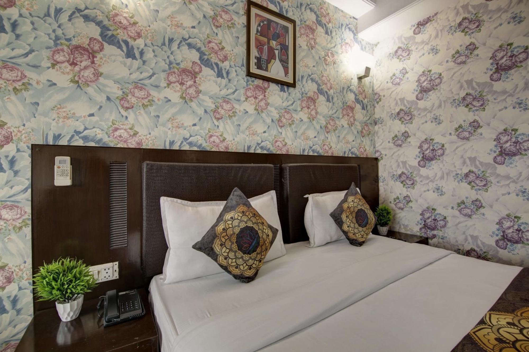 Hotel Venus Plaza New Delhi Eksteriør bilde